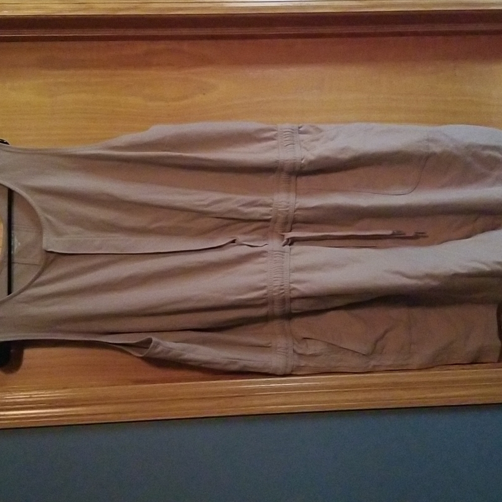 Athleta romper. Snap front, shorts. Size 3x.